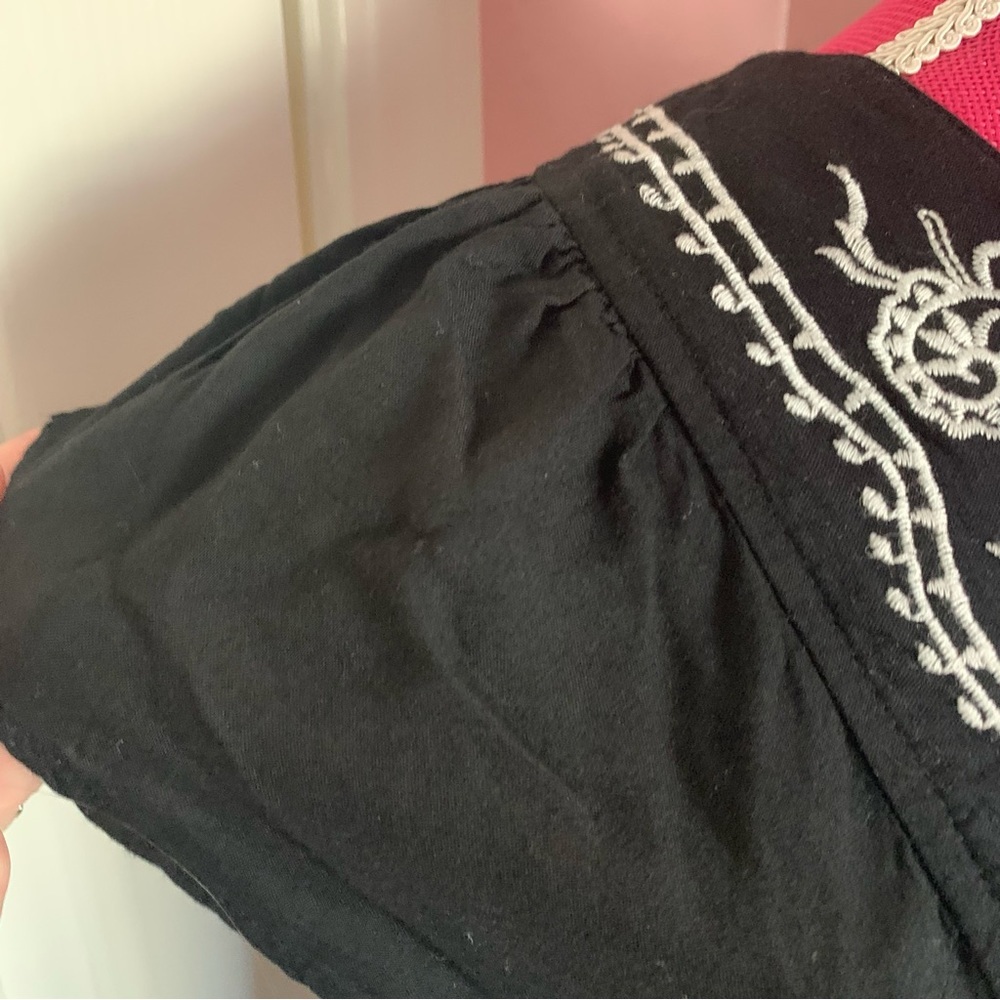 Black Short Sleeved Dress or Tunic with White Embroidery size Medium - Picture 6 of 9